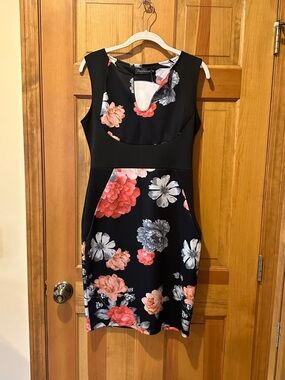Ambrielle Fantoist Floral Bodycon Dress M Black Pink Sleeveless Sheath Stretch